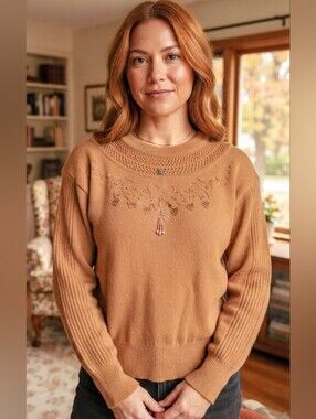 Chunzhu Vintage Camel Embroidered Beaded Cashmere Blend Knit Sweater Size M